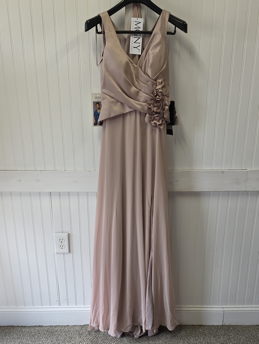 MGNY NWT Taupe Beige Draped 3D Floral Applique Gown Maxi Dress Size 2 #72903